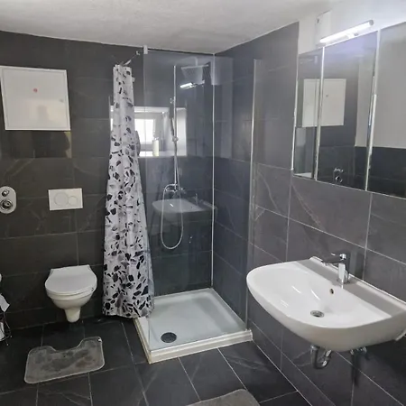 Somptueux A Unterheinriet Apartment *